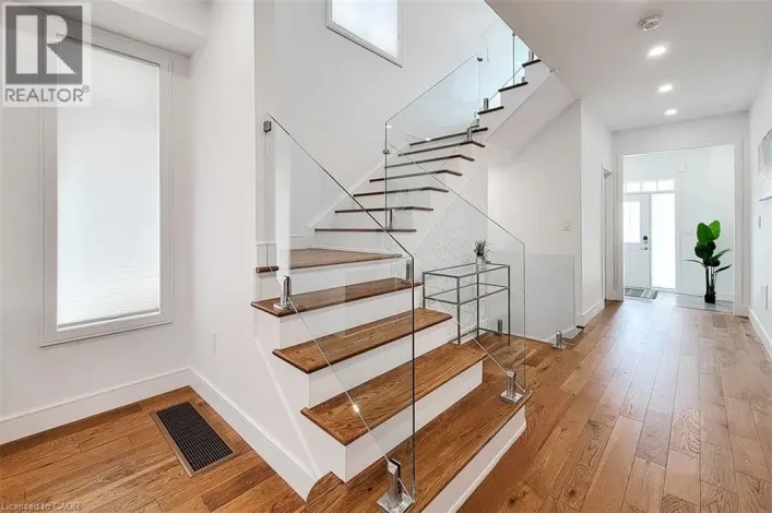 87 MCKNIGHT Avenue, Hamilton