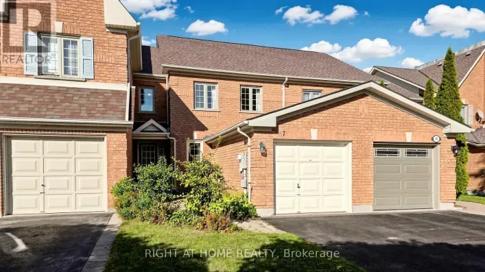 87 PRIMEAU DRIVE, Aurora