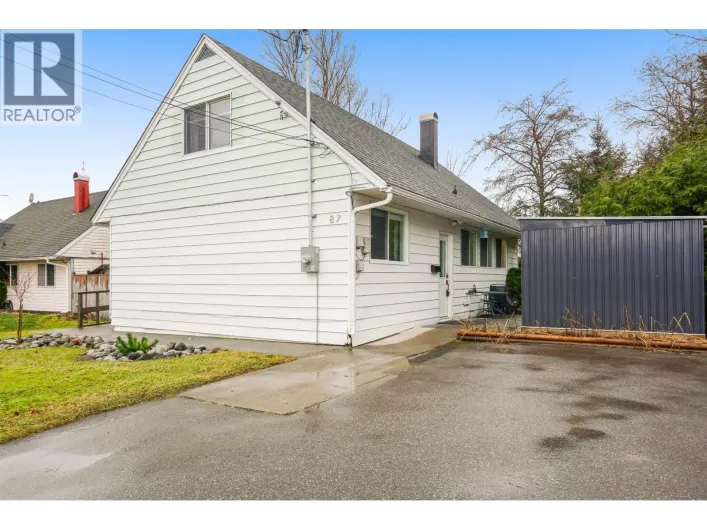 87 SWALLOW STREET, Kitimat