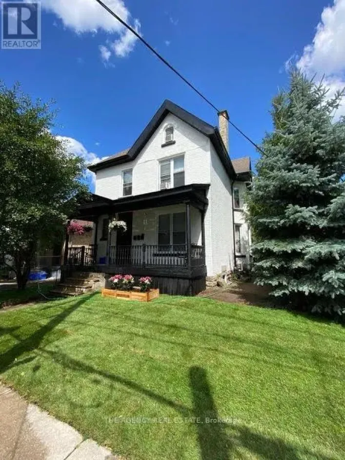 870 QUEENS AVENUE, London East