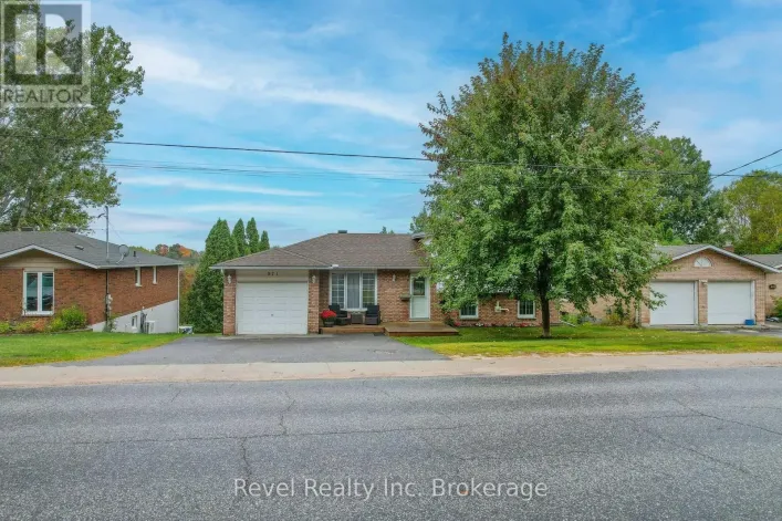 871 SKI CLUB ROAD, North Bay