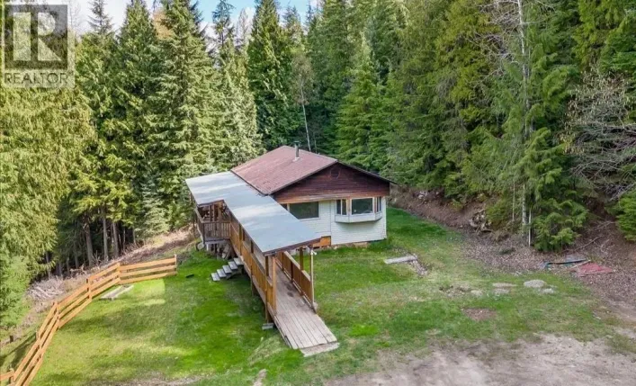 8749 6 Highway, Silverton