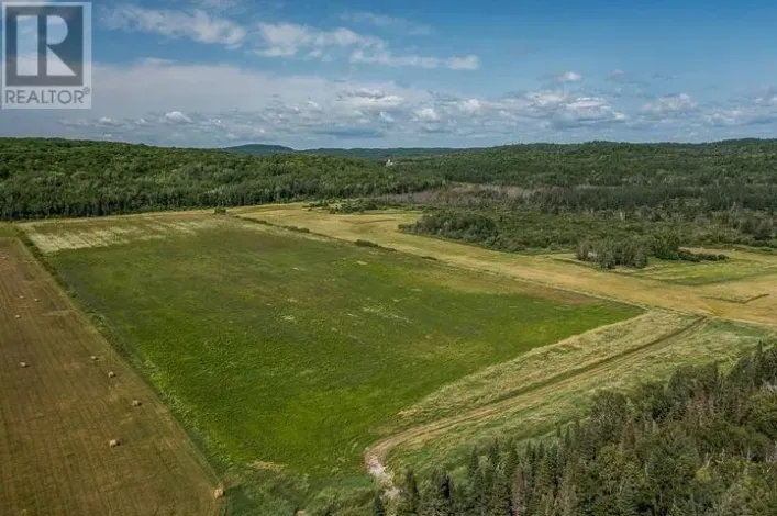 875 Lake George RD E|Laird Township, Echo Bay
