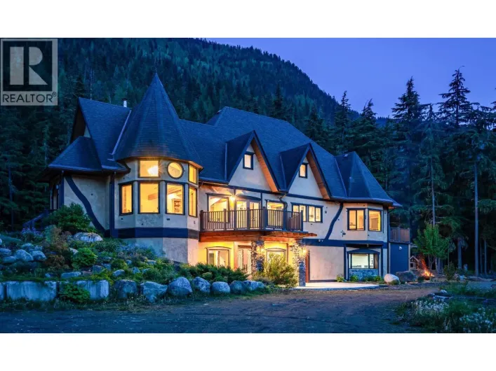 8751 6 Highway, Silverton
