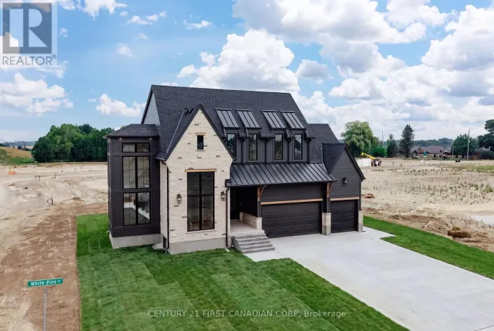 876 WHITE PINE STREET, London North