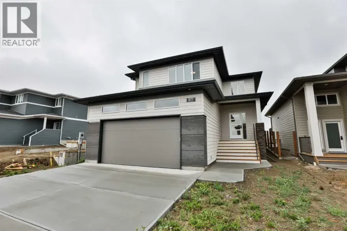 877 Devonia Circle W, Lethbridge