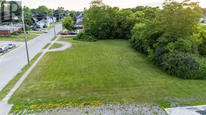 877 DUFFERIN STREET, Woodstock