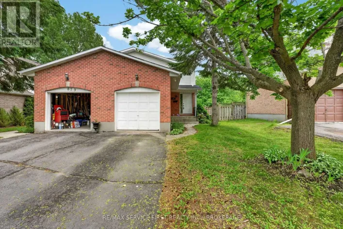 877 MUIRFIELD CRESCENT, Kingston