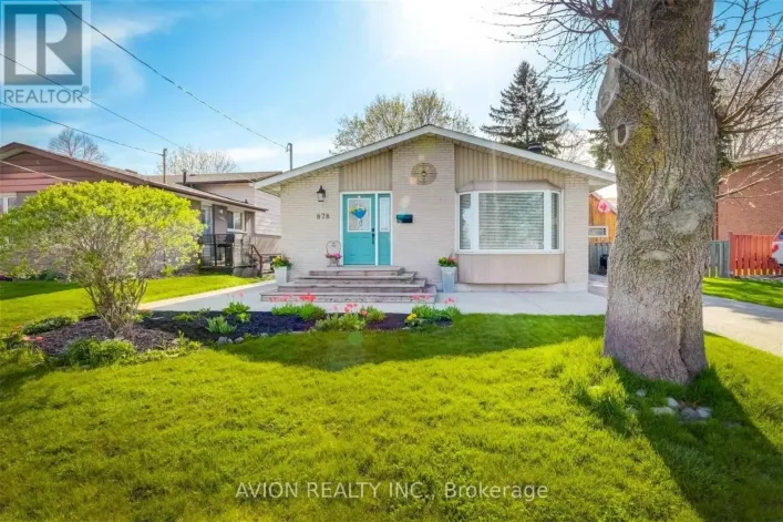 878 WEST SHORE BOULEVARD, Pickering