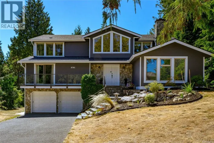 8781 Forest Park Dr, North Saanich