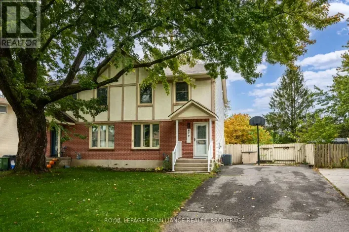 879 BEACONHILL COURT, Kingston