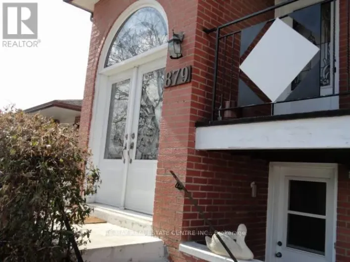 879 CONSORT CRESCENT, Mississauga