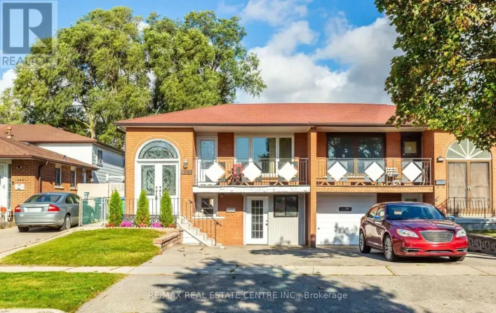 879 CONSORT CRESCENT, Mississauga
