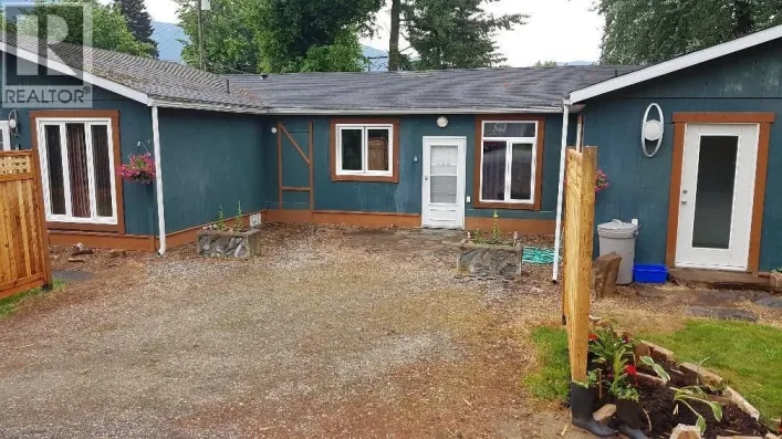 88 1ST  NW Avenue, Nakusp