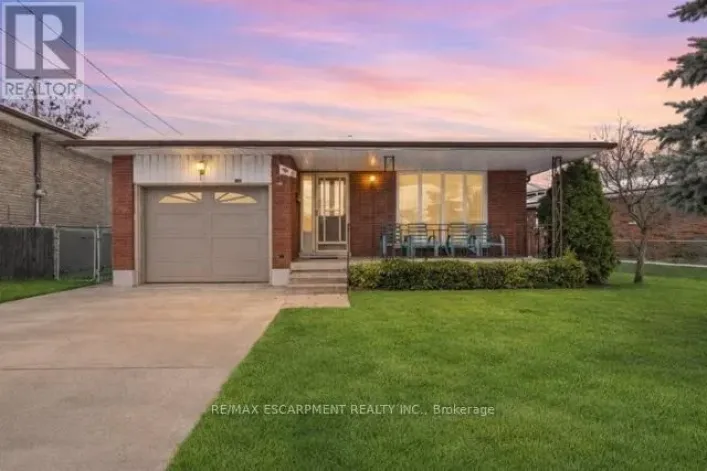 88 GLEN VALLEY DRIVE, Hamilton
