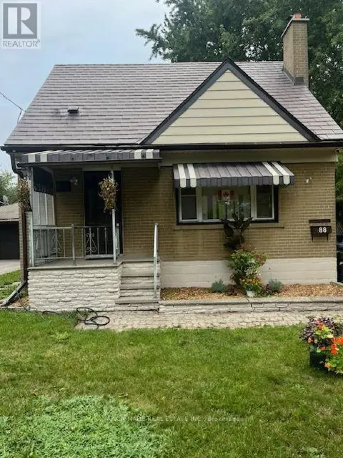 88 MCCAUL STREET, Brampton