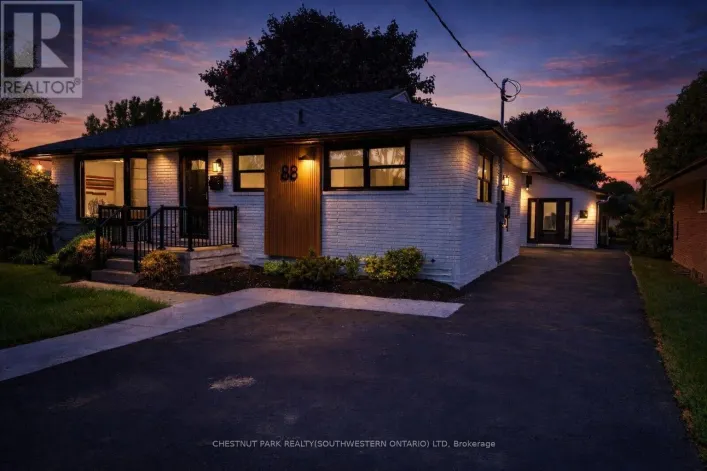 88 WOODHAVEN DRIVE, Kitchener