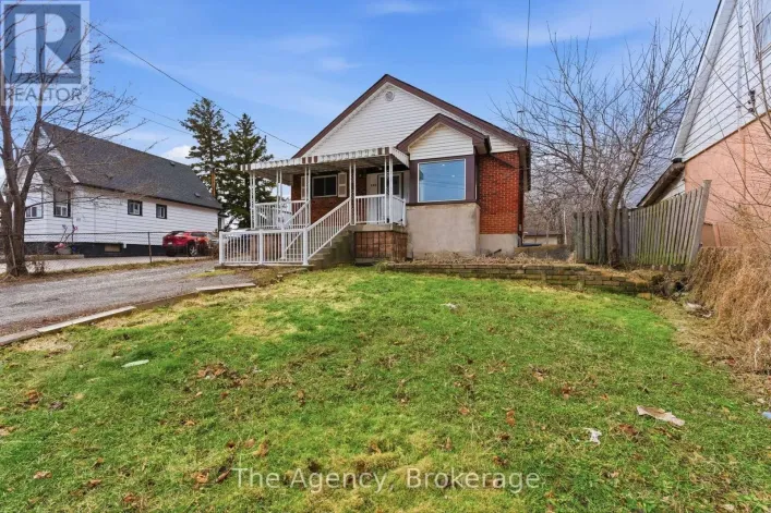 880 LAWRENCE ROAD, Hamilton