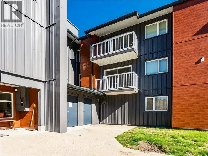 880 WORDSWORTH Avenue Unit# 201, Warfield