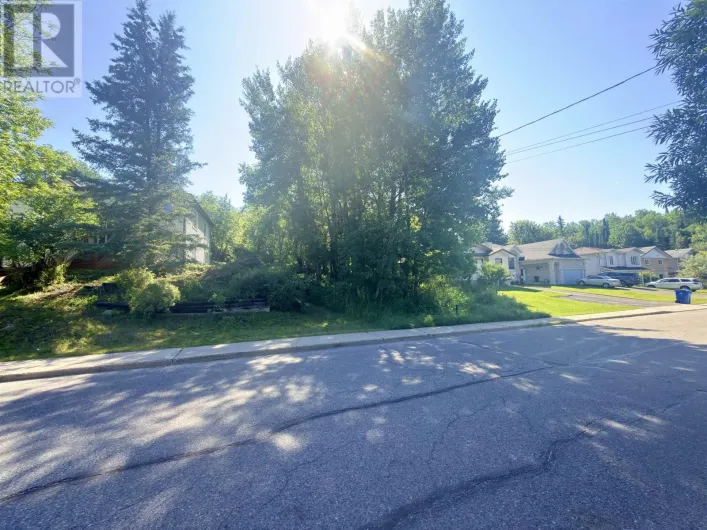 881 4th Avenue S, Kenora