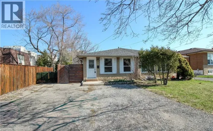 881 LAWRENCE Road Unit# Upper Level, Hamilton
