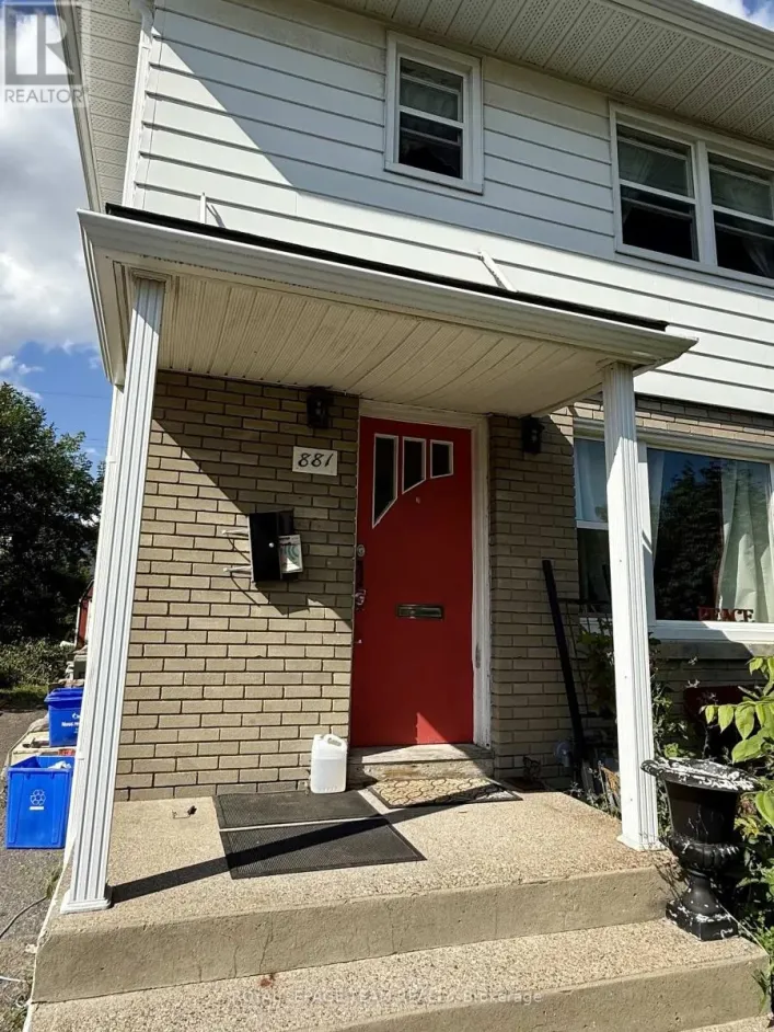 881 SMYTH ROAD, Ottawa