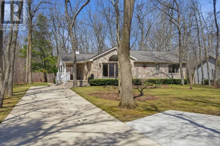 8816 TIMBERWOOD TRAIL, Lambton Shores