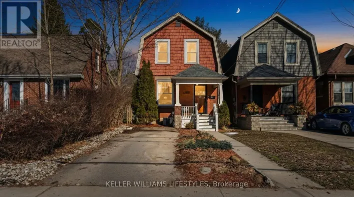 882.5 WILLIAM STREET, London East