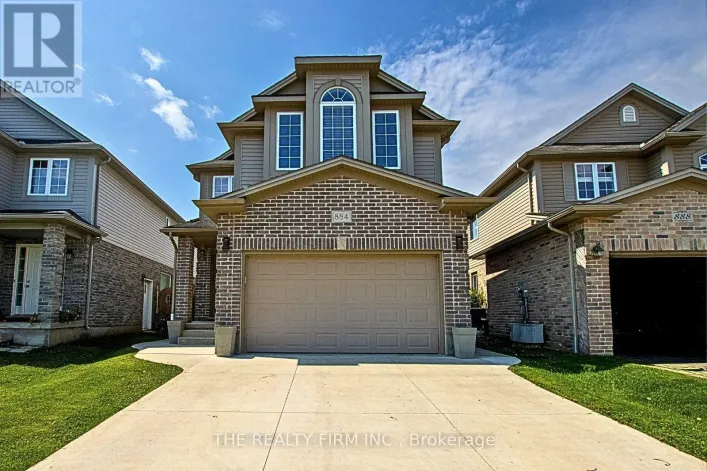 884 REEVES AVENUE, London North