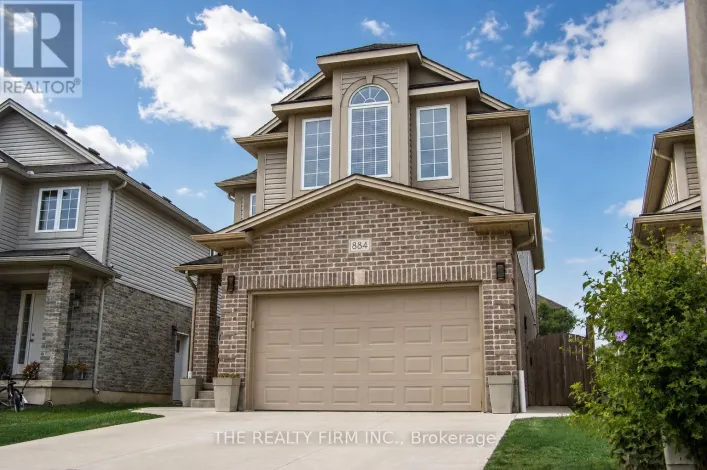 884 REEVES AVENUE, London North