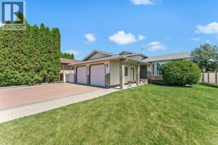 884 Ross Glen Drive SE, Medicine Hat