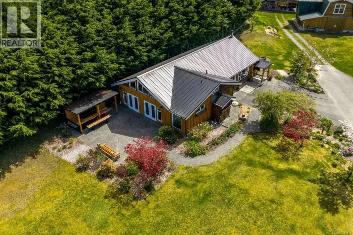 885 Lanqvist Rd, Hyde Creek