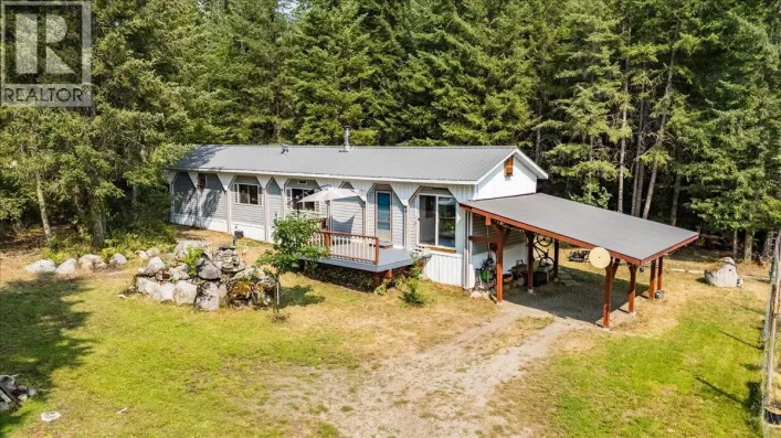 8864 SLOCAN  S Road, Slocan