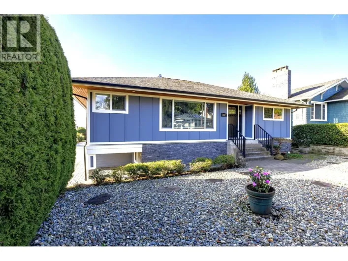 887 E 17TH STREET, North Vancouver