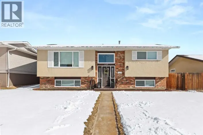 888 20 Street NE, Medicine Hat