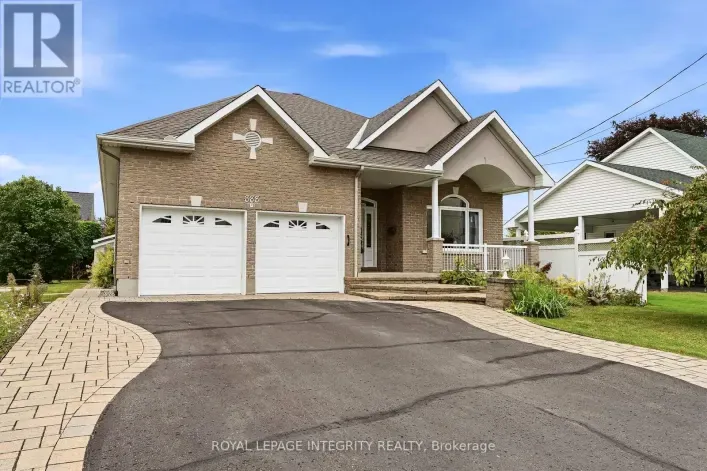 House for sale: 888 HIAWATHA PARK ROAD, Ottawa