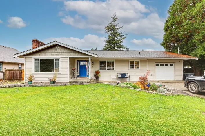 8887 GAY STREET, Langley