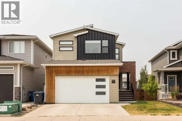 889 Atlantic Cove W, Lethbridge
