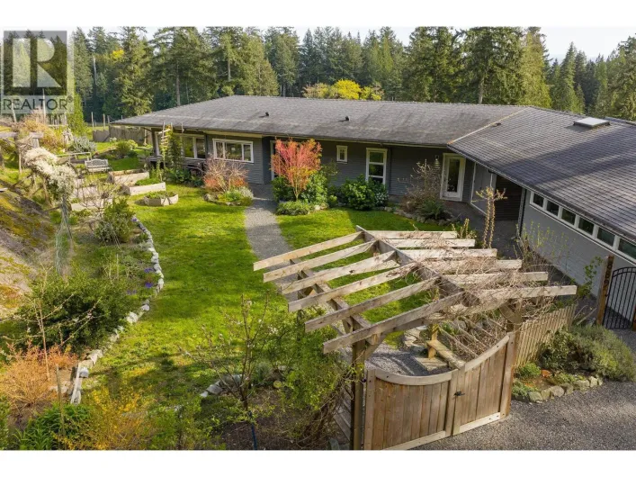 889 COWAN POINT DRIVE, Bowen Island