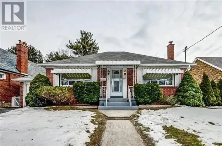House for sale: 889 ROYAL YORK ROAD, Toronto