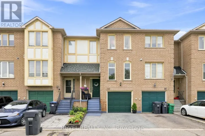 Row / Townhouse for sale: 89 - 2 SIR LOU DRIVE, Brampton