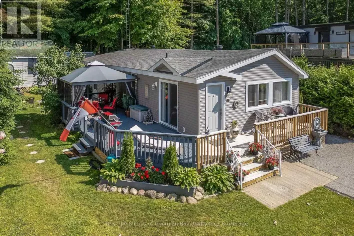89 ANDREW DRIVE, Tiny