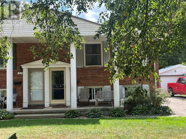 89 CECILIA AVENUE, London East