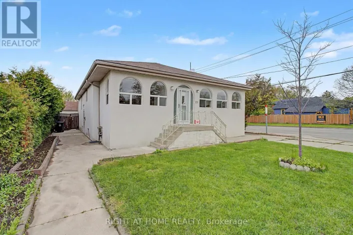 89 NEWTON DRIVE, Toronto