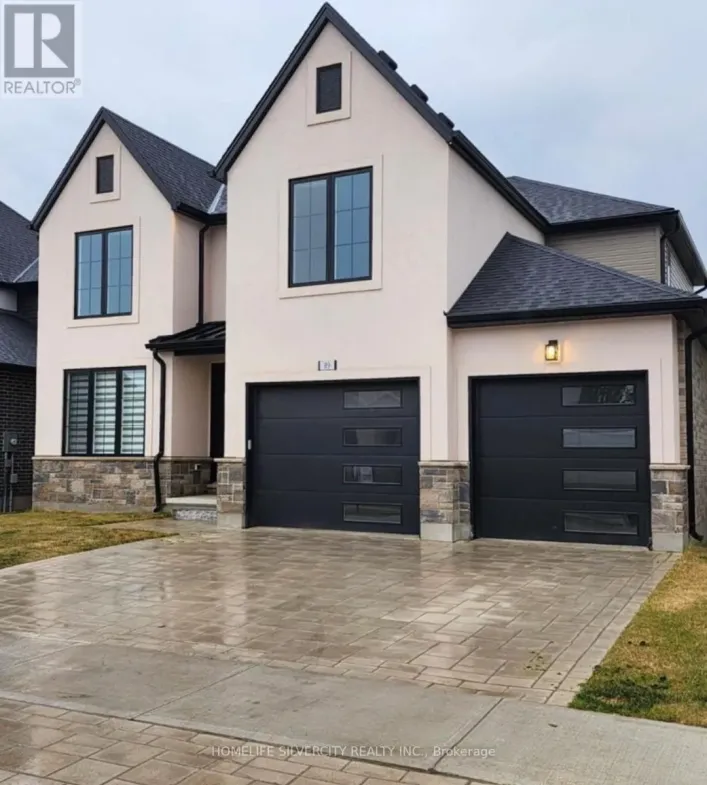 89 ROYAL CRES CRESCENT, Southwold