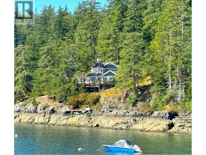 890 THE GROVE ROAD, Gambier Island