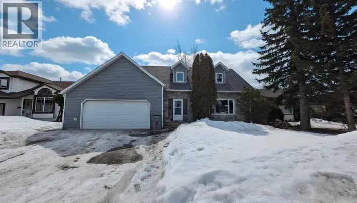 8909 102 Avenue, Grande Prairie