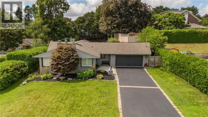 892 NORTH SHORE Boulevard W, Burlington