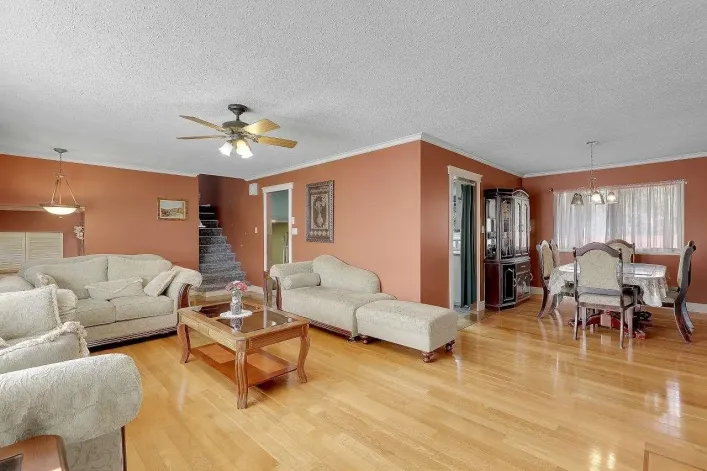 8947 URSUS CRESCENT CRESCENT, Surrey