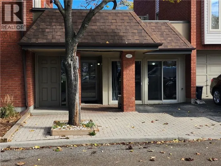 895 MAPLE Avenue Unit# 223, Burlington